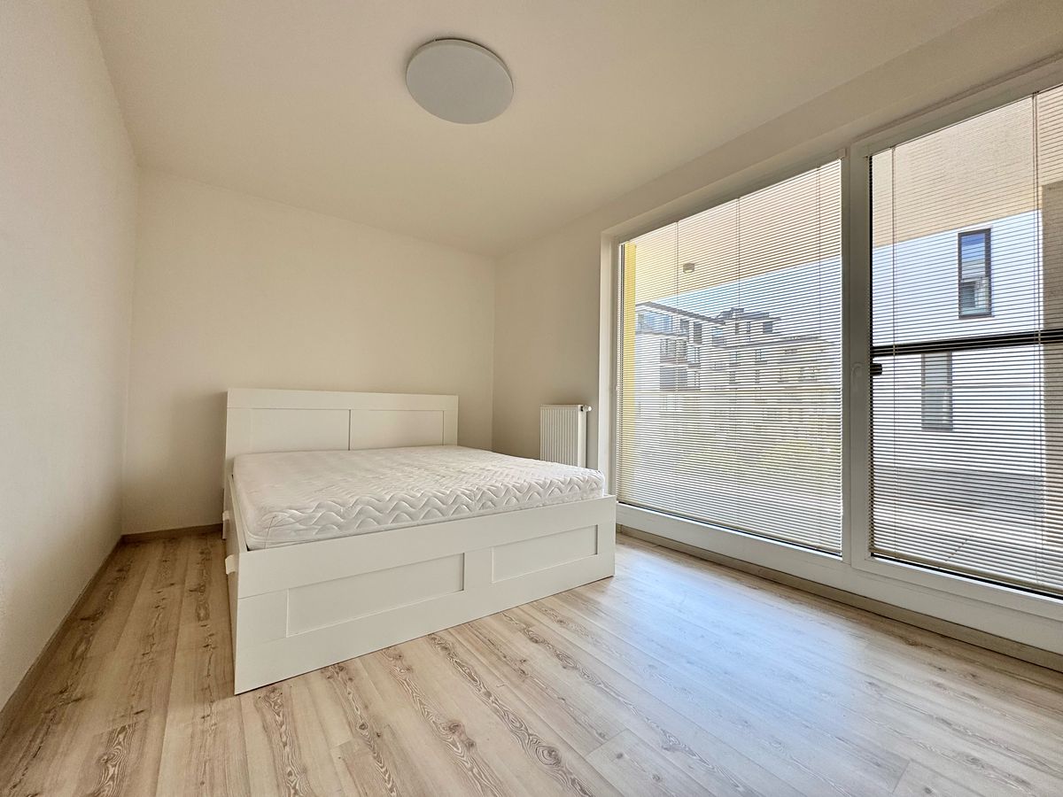 Pronájem bytu 4+kk 102 m² – fotografie 2