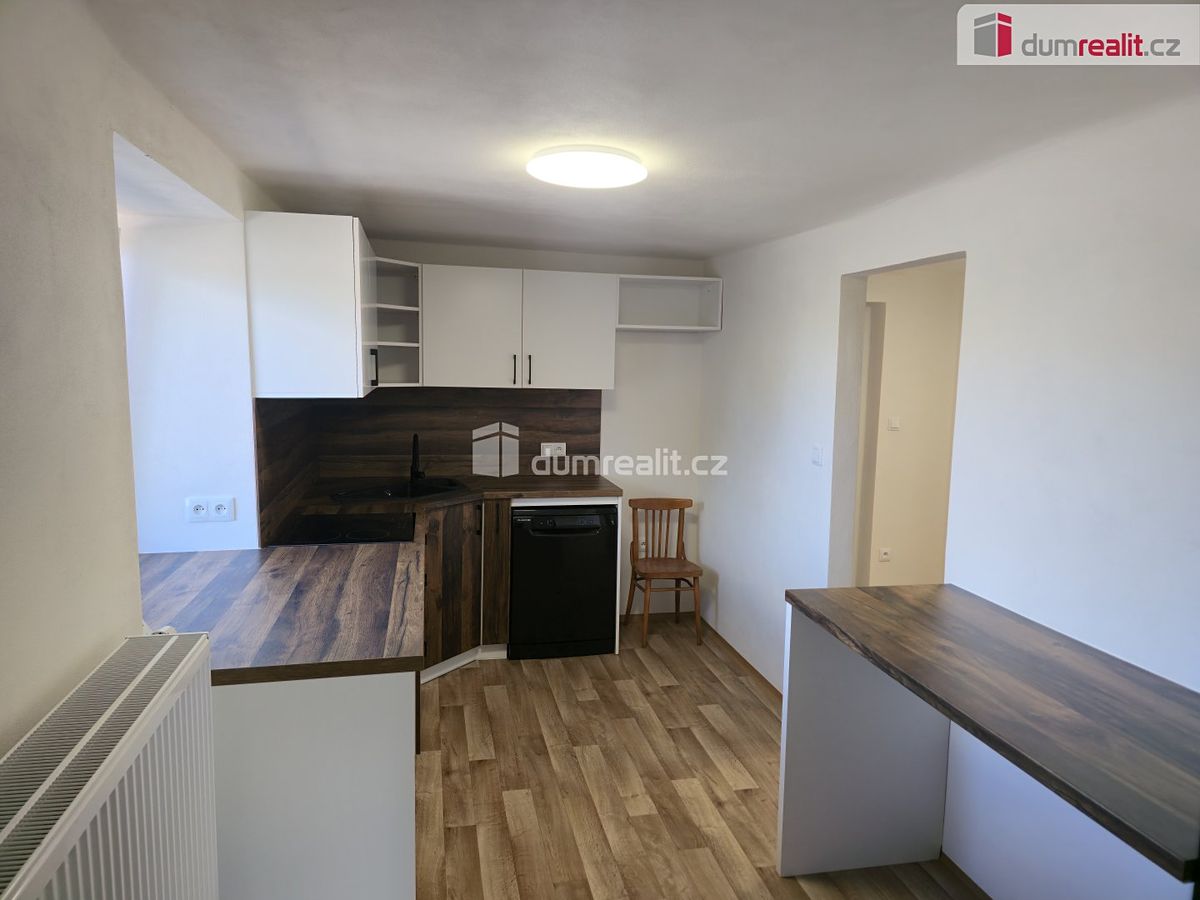 Pronájem bytu 3+1 86 m² – fotografie 3