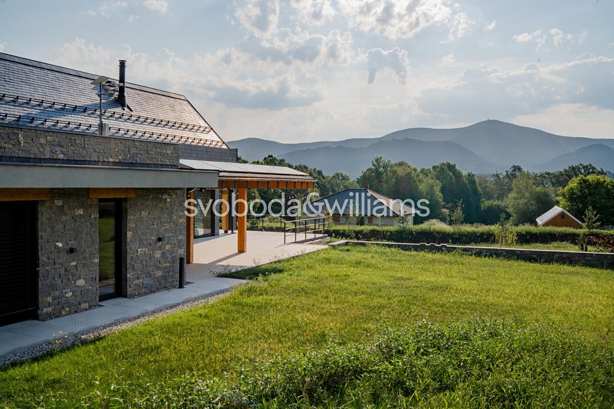 Prodej rodinného domu 501 m², pozemek 9033 m² – fotografie 3