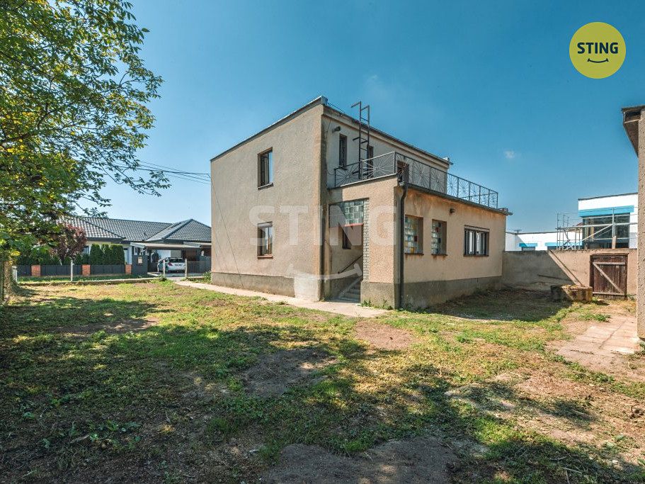 Prodej rodinného domu 140 m², pozemek 777 m² – fotografie 2