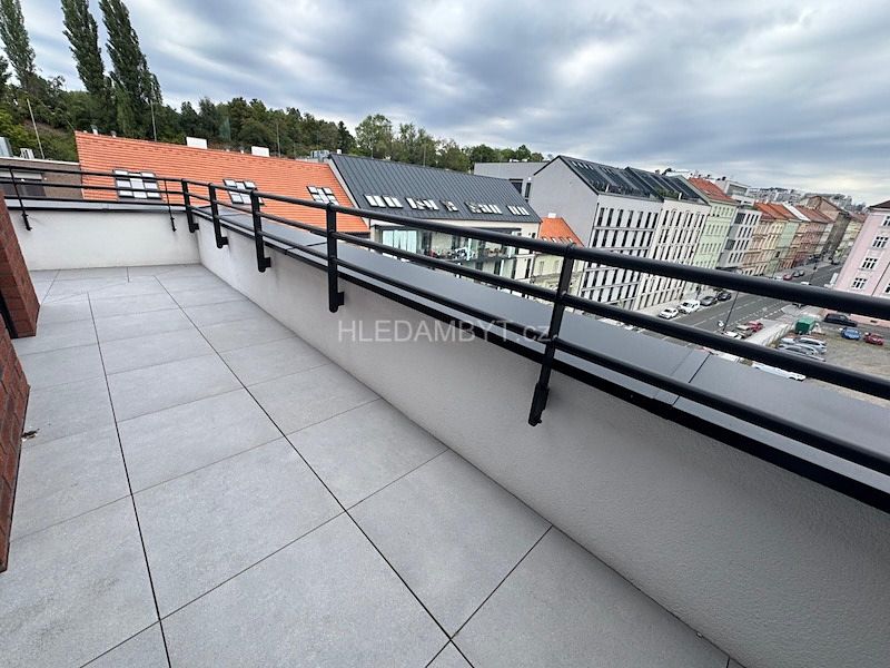 Pronájem bytu 1+kk 35 m² – fotografie 2