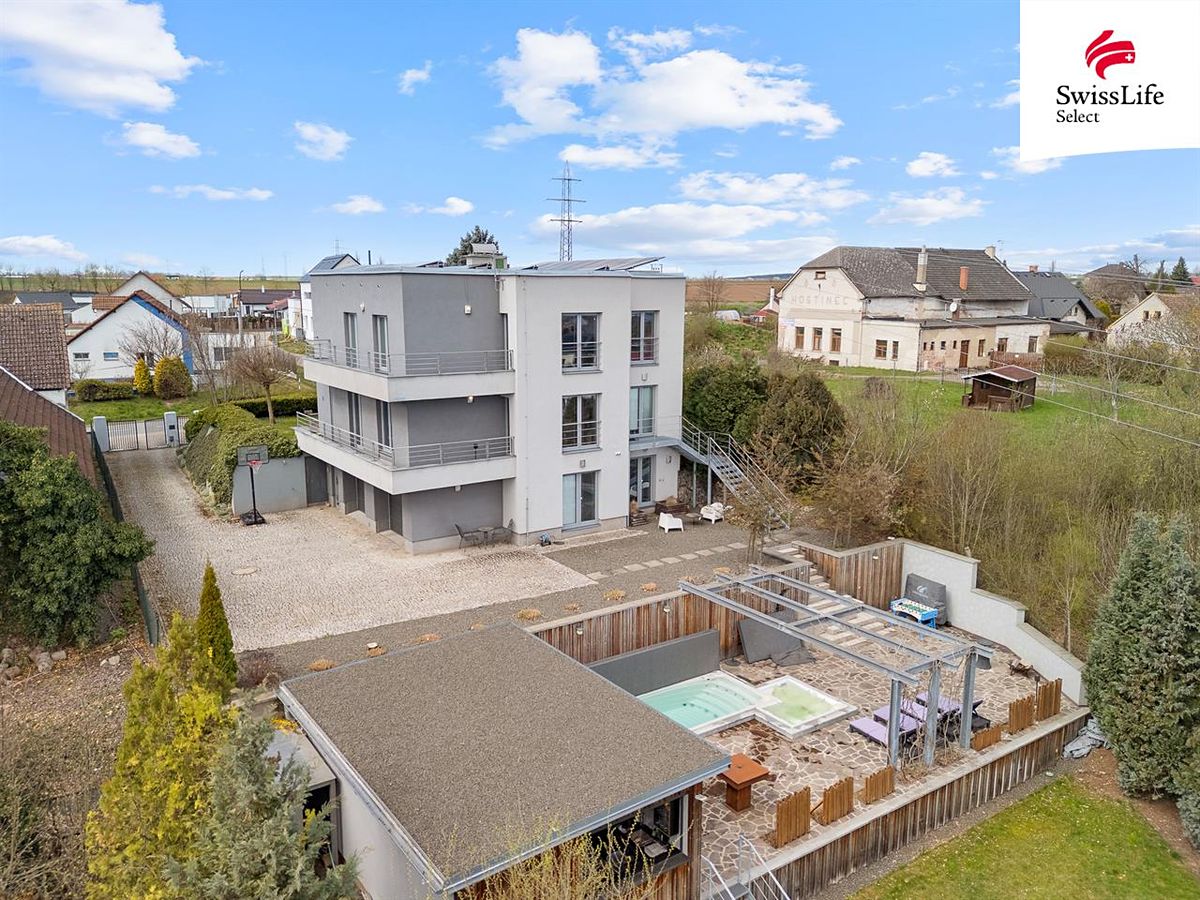 Prodej vily 379 m², pozemek 1897 m²