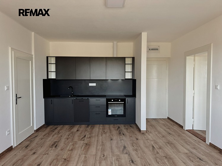 Prodej komerčního prostoru, 550 m² (13 z 28)
