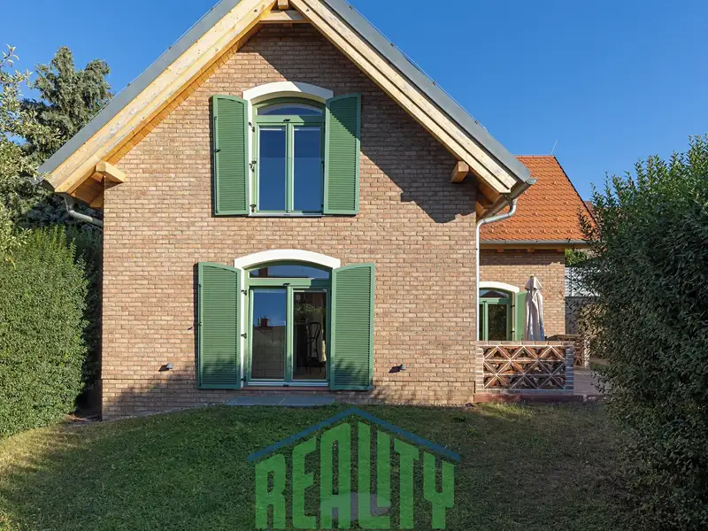 Prodej rodinného domu 212 m², pozemek 383 m², Praha – náhled fotky 2