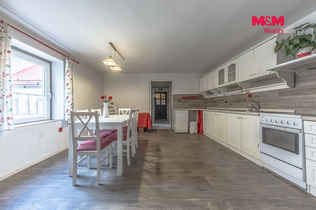Prodej rodinného domu 140 m², pozemek 397 m² – fotografie 4