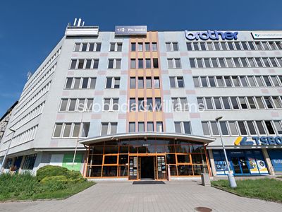 Pronájem kanceláře 292 m²