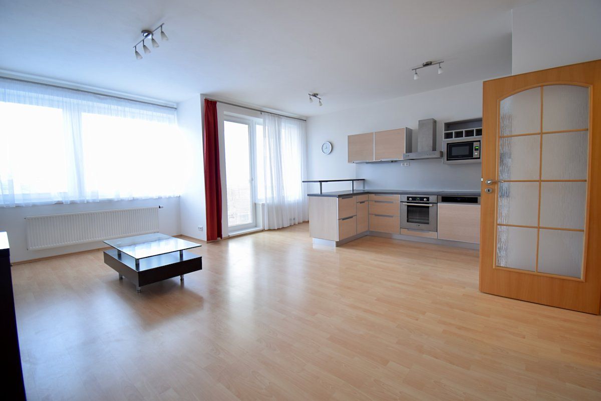 Pronájem bytu 3+kk 78 m² – fotografie 2