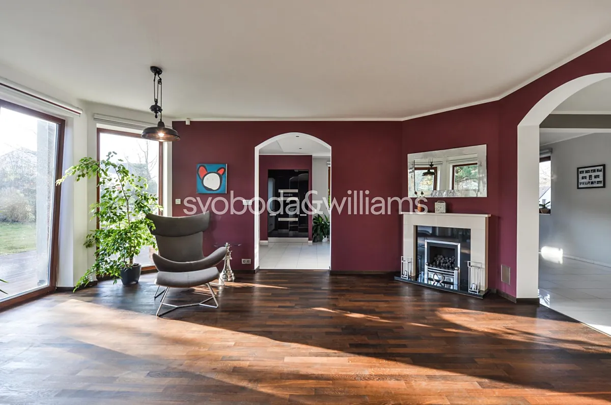 Pronájem rodinného domu 260 m², pozemek 821 m²