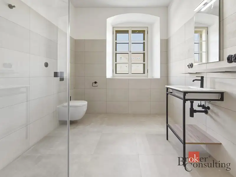 Prodej bytu 1+kk 62 m², Jince – náhled fotky 1