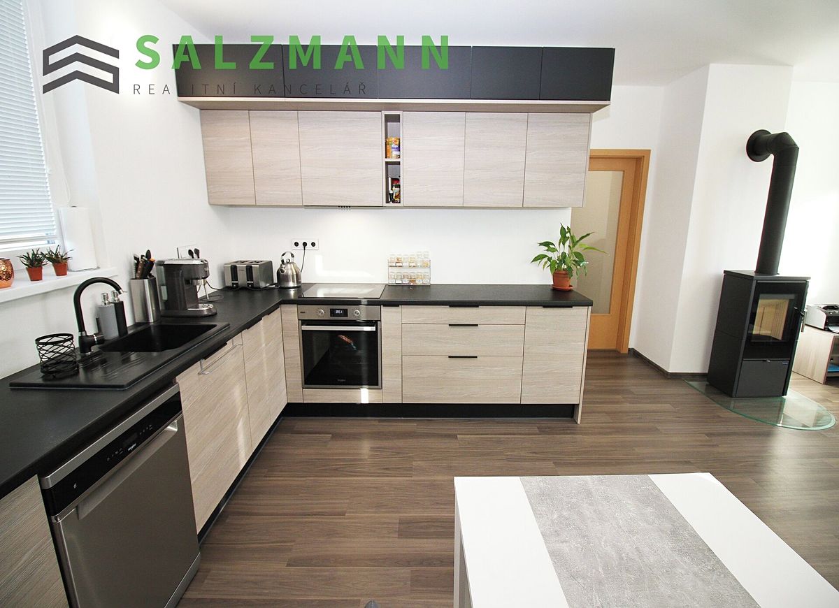 Pronájem bytu 4+kk 82 m² – fotografie 2