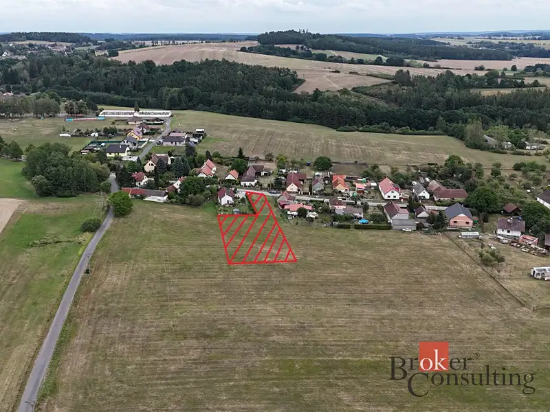 Prodej stavebního pozemku 2108 m², Slabčice – náhled fotky 1