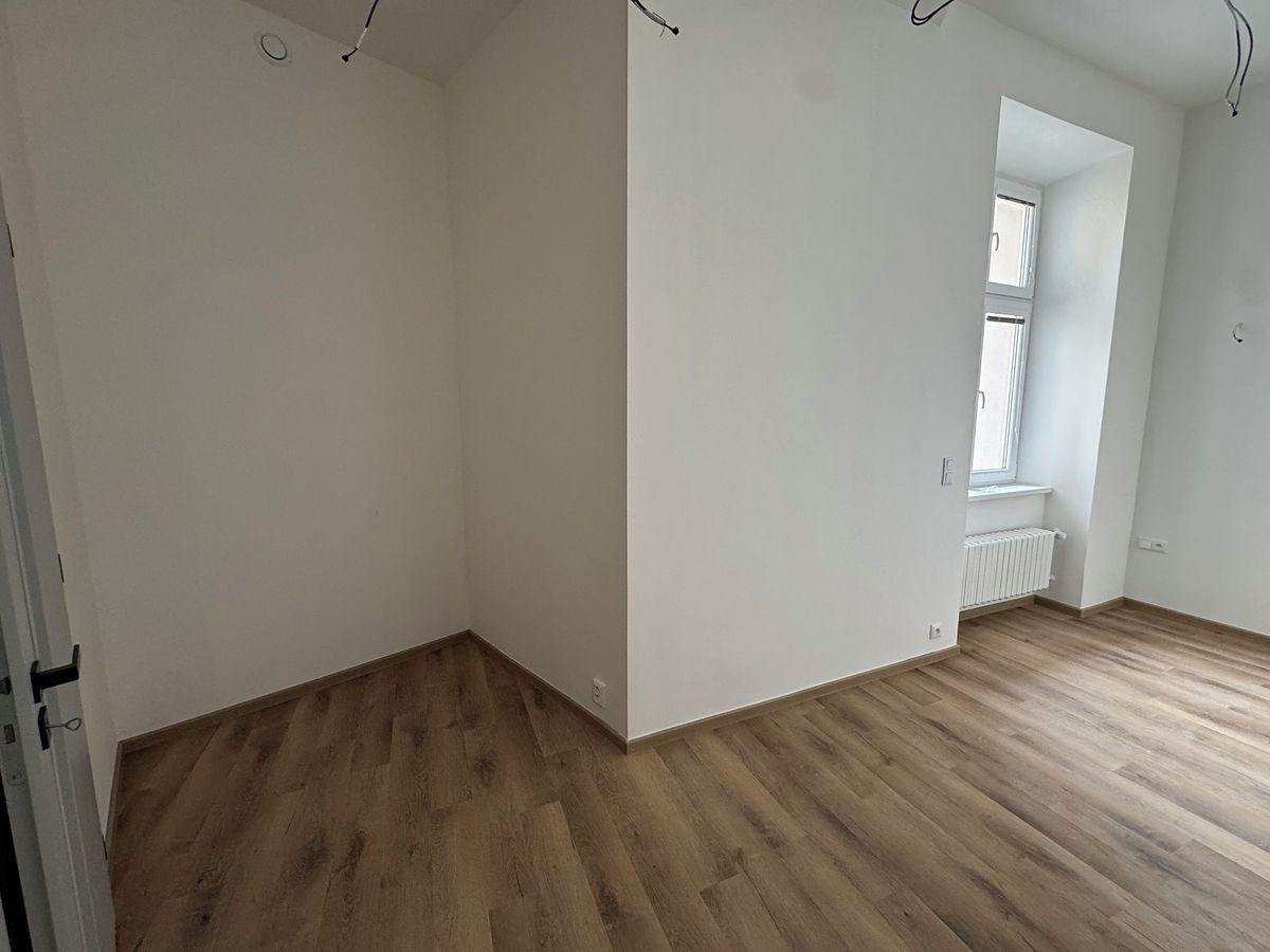 Pronájem bytu 1+kk 27 m² – fotografie 2
