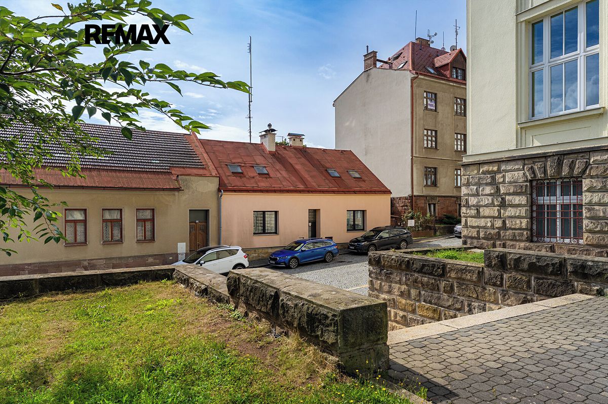 Prodej rodinného domu 234 m², pozemek 630 m²