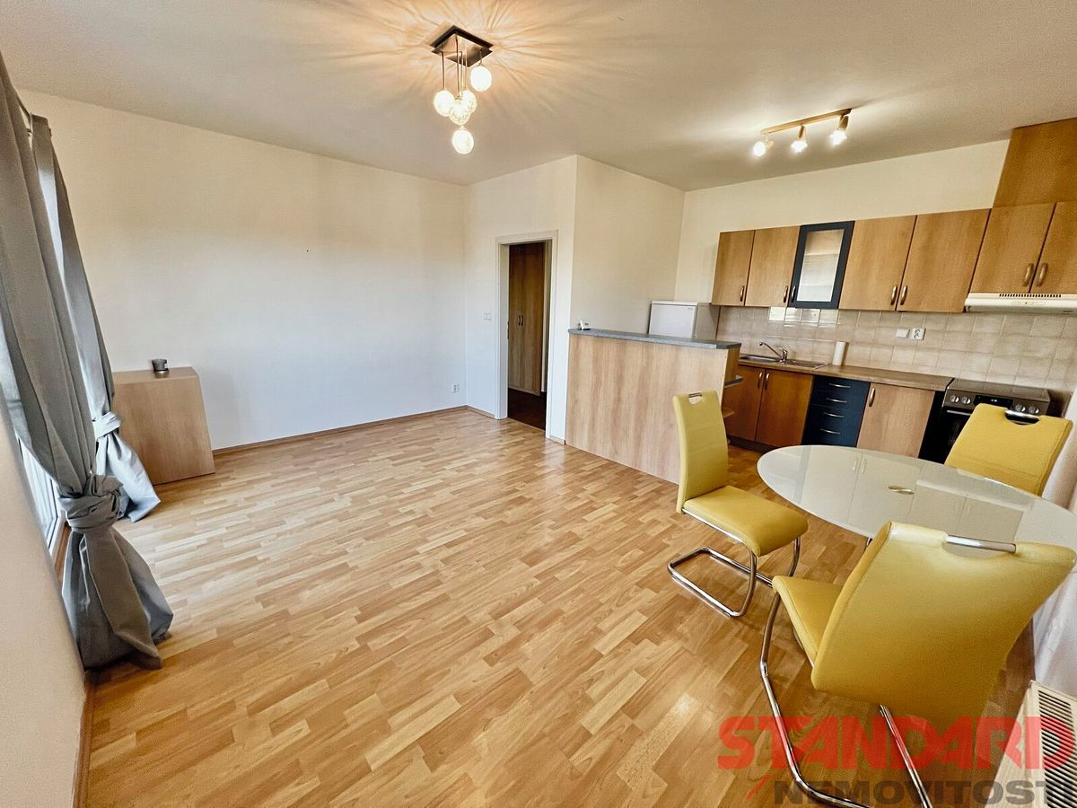 Pronájem bytu 2+kk 59 m² – fotografie 3