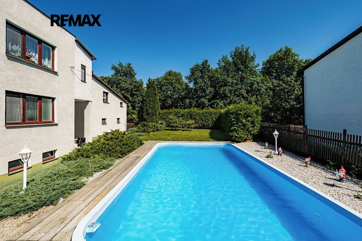 Prodej rodinného domu 290 m², pozemek 1221 m² – fotografie 4
