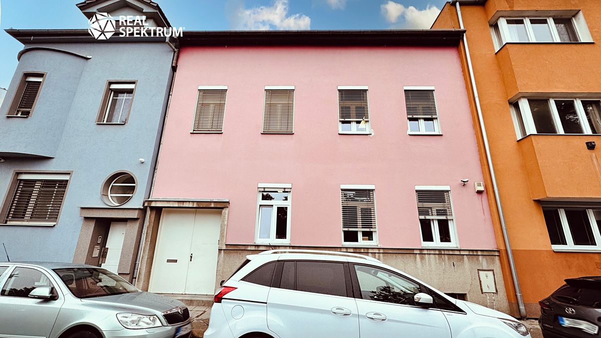 Pronájem kanceláře 407 m² – fotografie 3