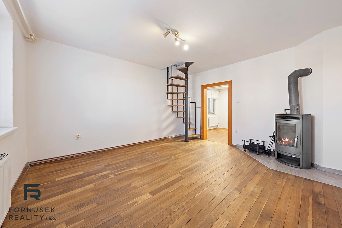 Prodej rodinného domu 93 m², pozemek 122 m² – fotografie 4