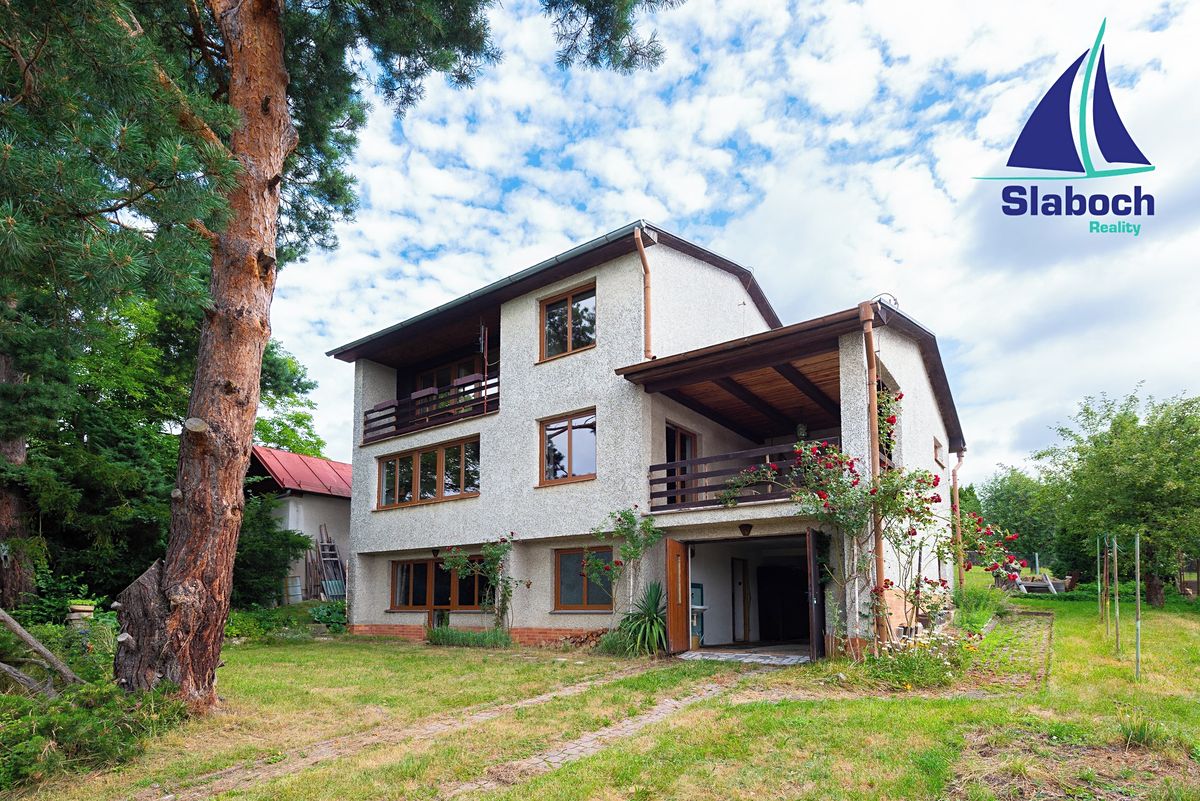 Prodej rodinného domu 260 m², pozemek 990 m²