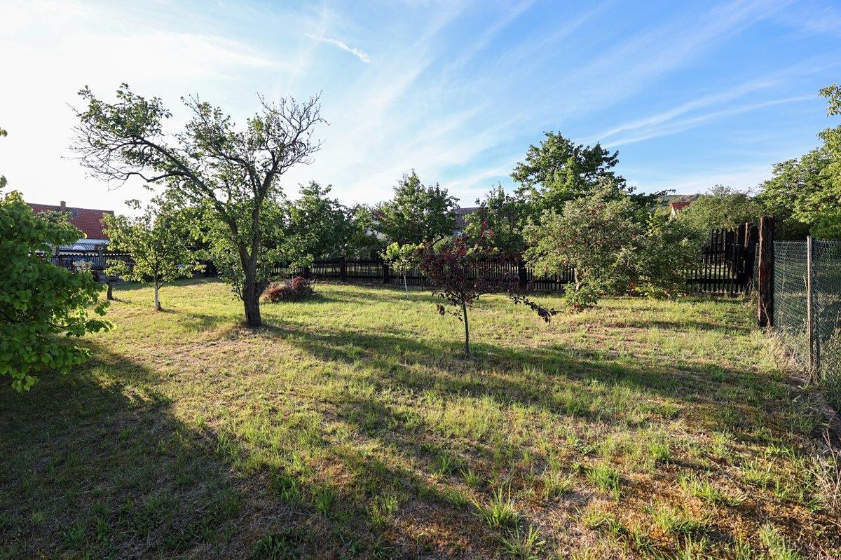 Prodej zahrady 835 m²