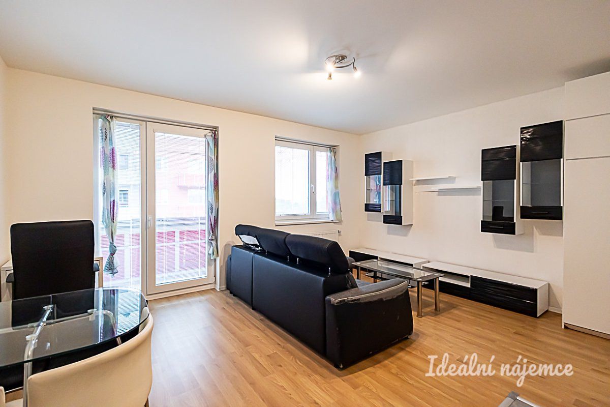 Pronájem bytu 2+kk 47 m² – fotografie 4