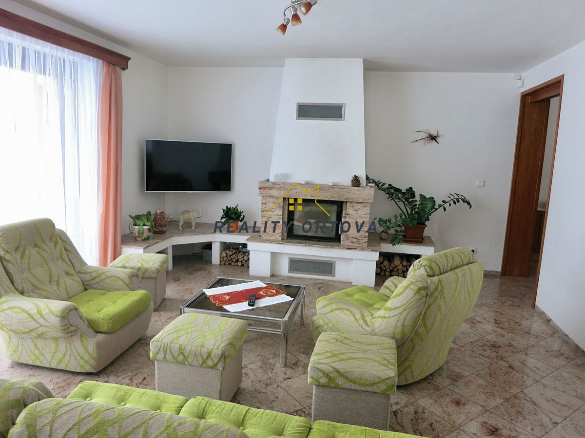 Prodej vily 435 m², pozemek 3000 m² – fotografie 5
