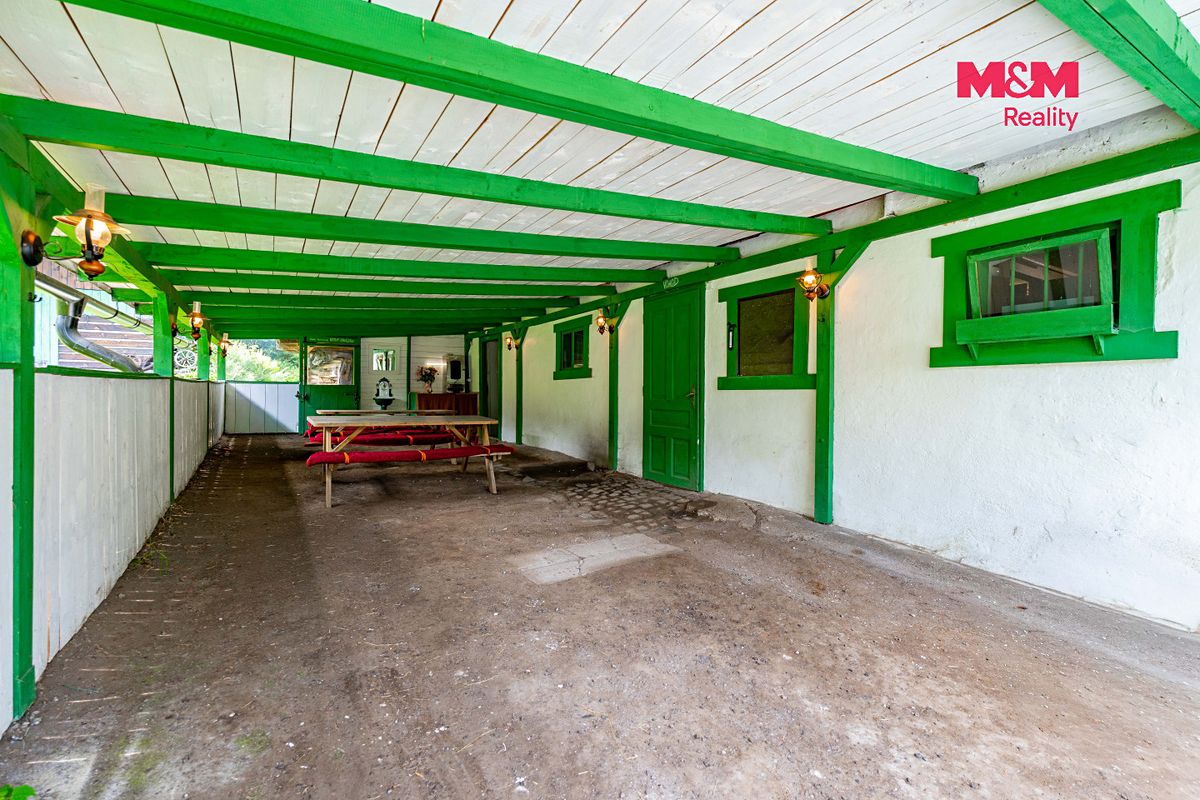 Prodej rodinného domu 274 m², pozemek 2024 m² – fotografie 5
