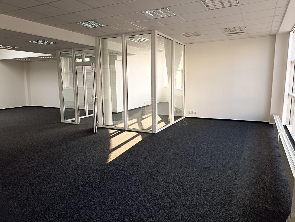 Pronájem kanceláře 128 m² – fotografie 2