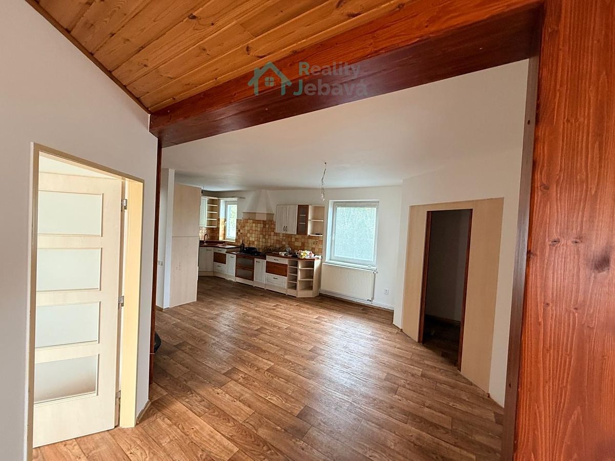 Pronájem bytu 5+kk 120 m² – fotografie 3