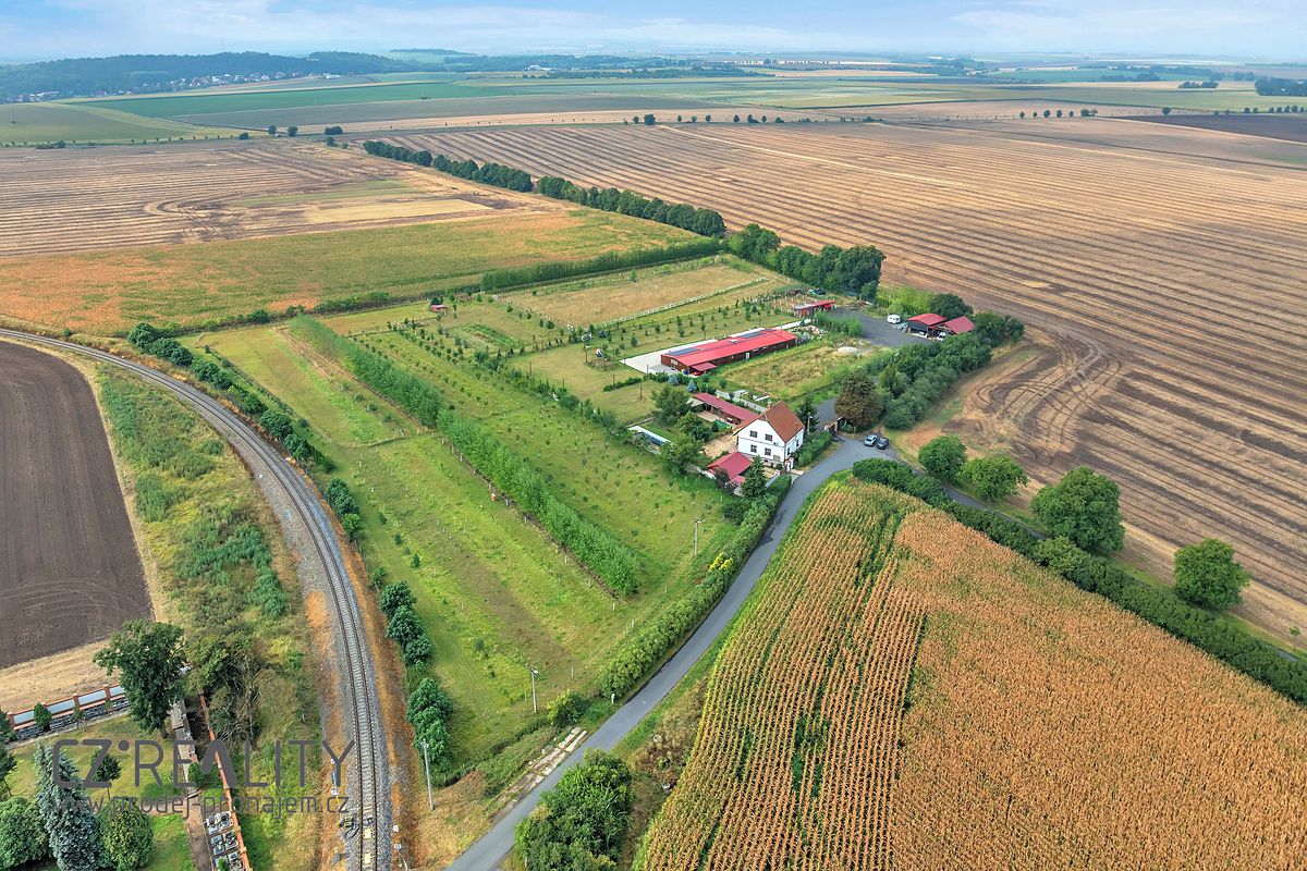 Prodej komerční nemovitosti 345 m² – fotografie 2