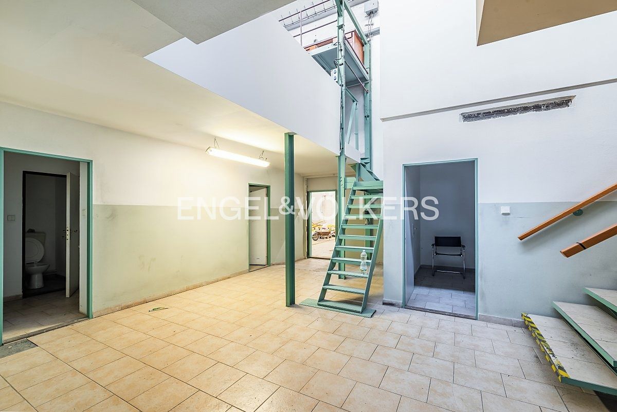 Pronájem komerční nemovitosti 3100 m² – fotografie 5