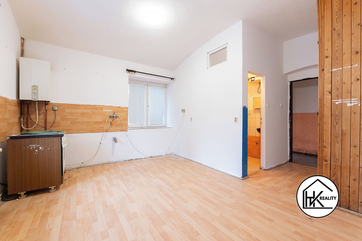 Prodej rodinného domu 326 m², pozemek 331 m² – fotografie 5