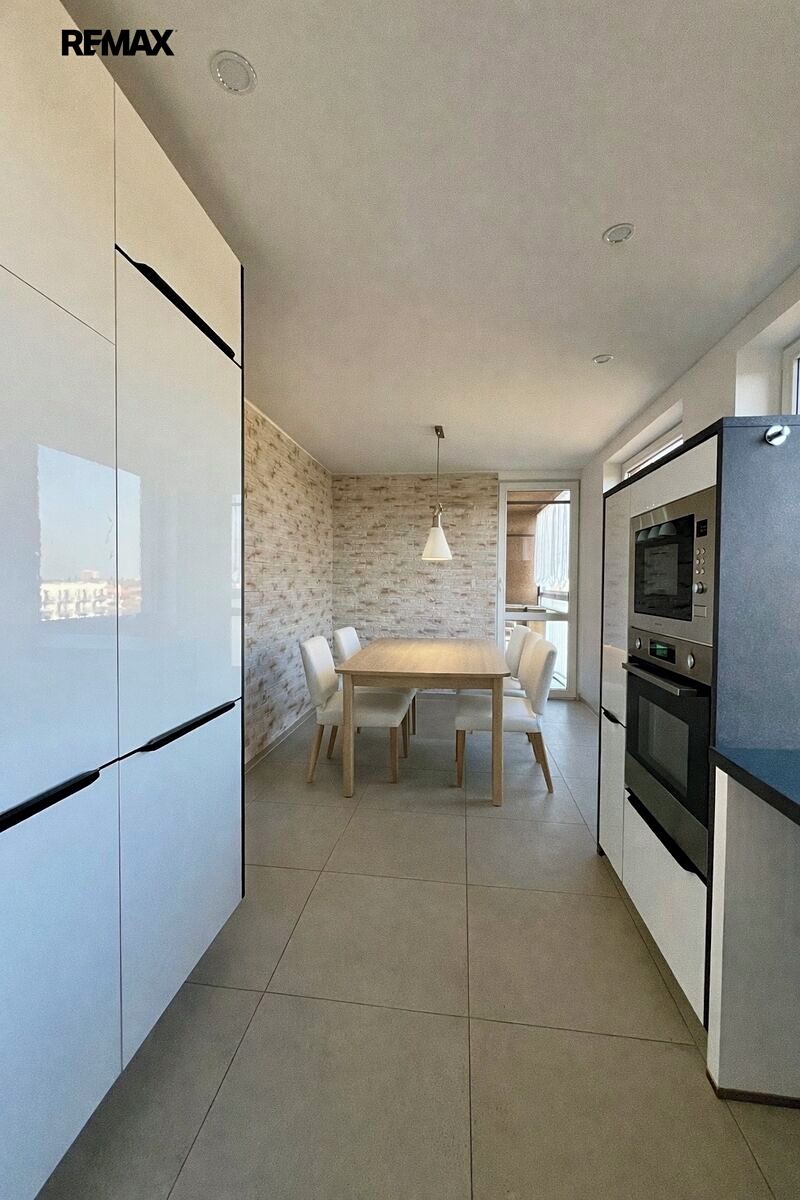 Prodej bytu 3+1 71 m², Pardubice – fotka 1 z 3
