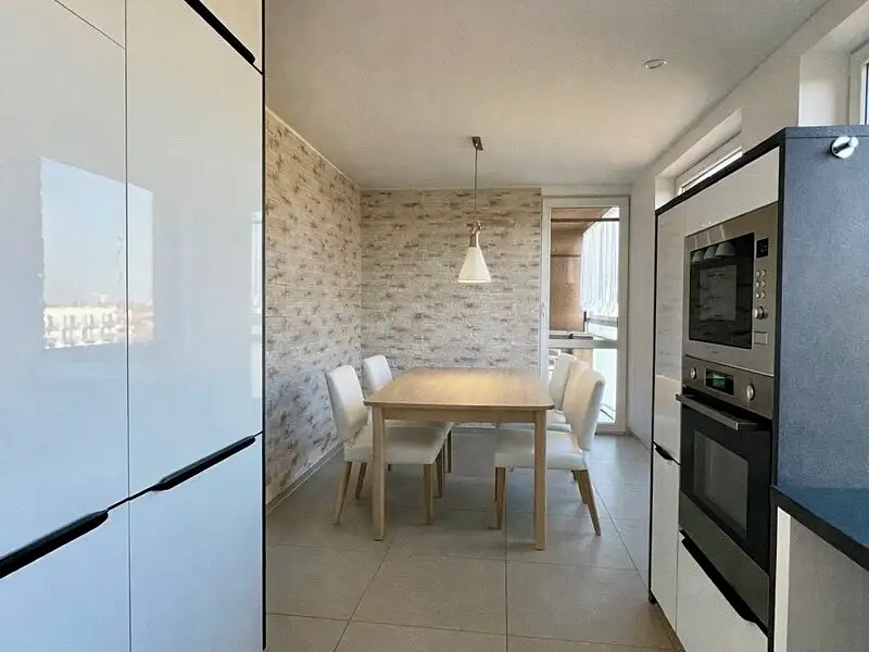 Prodej bytu 3+1 71 m², Pardubice – náhled fotky 1