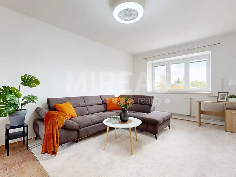 Prodej bytu 2+1 72 m², Milovice – náhled fotky 2