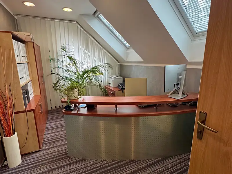 Pronájem kanceláře 38 m², Rožnov pod Radhoštěm – náhled fotky 1