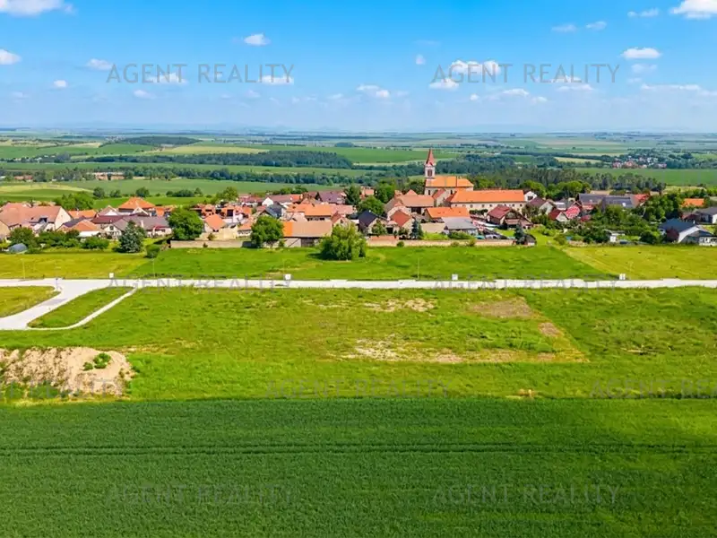Prodej stavebního pozemku 879 m², Slaný – náhled fotky 3