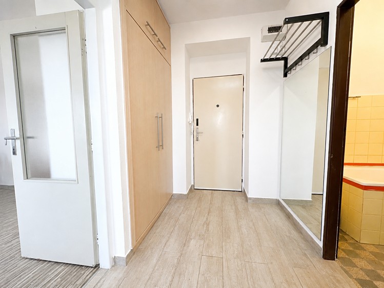 Pronájem bytu 1+1, 34 m² (6 z 8)