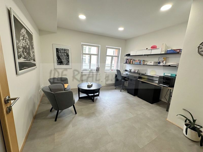 Pronájem kanceláře 89 m² – fotografie 3