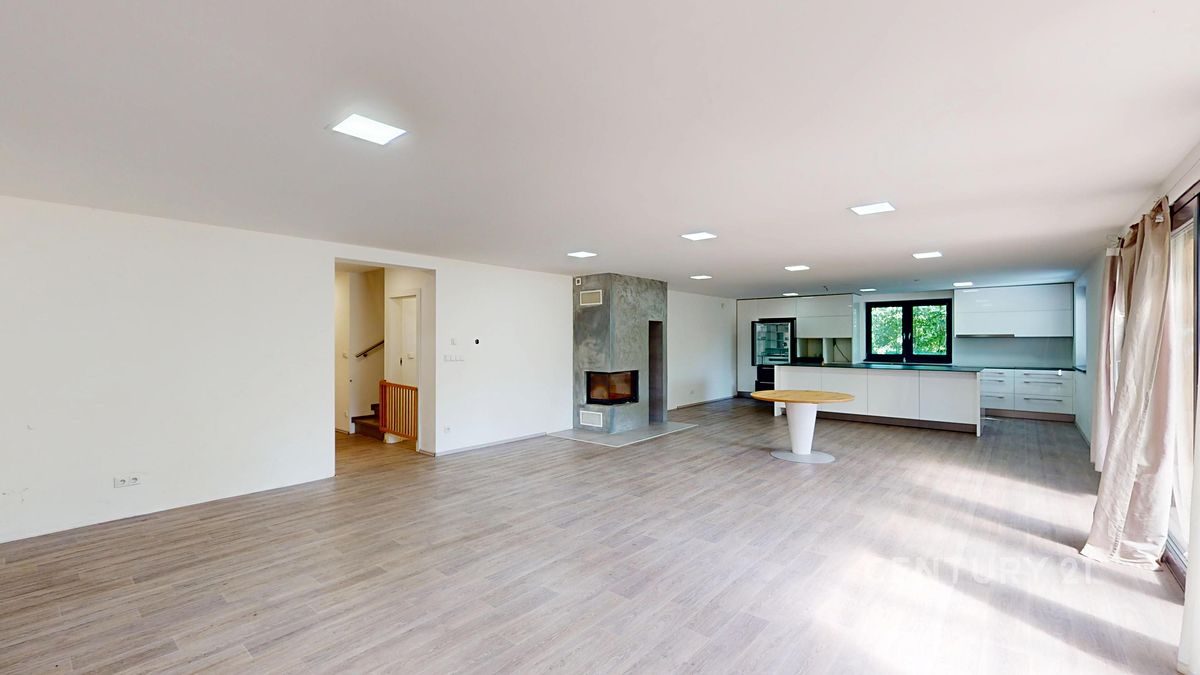 Prodej rodinného domu 319 m², pozemek 1499 m² – fotografie 5