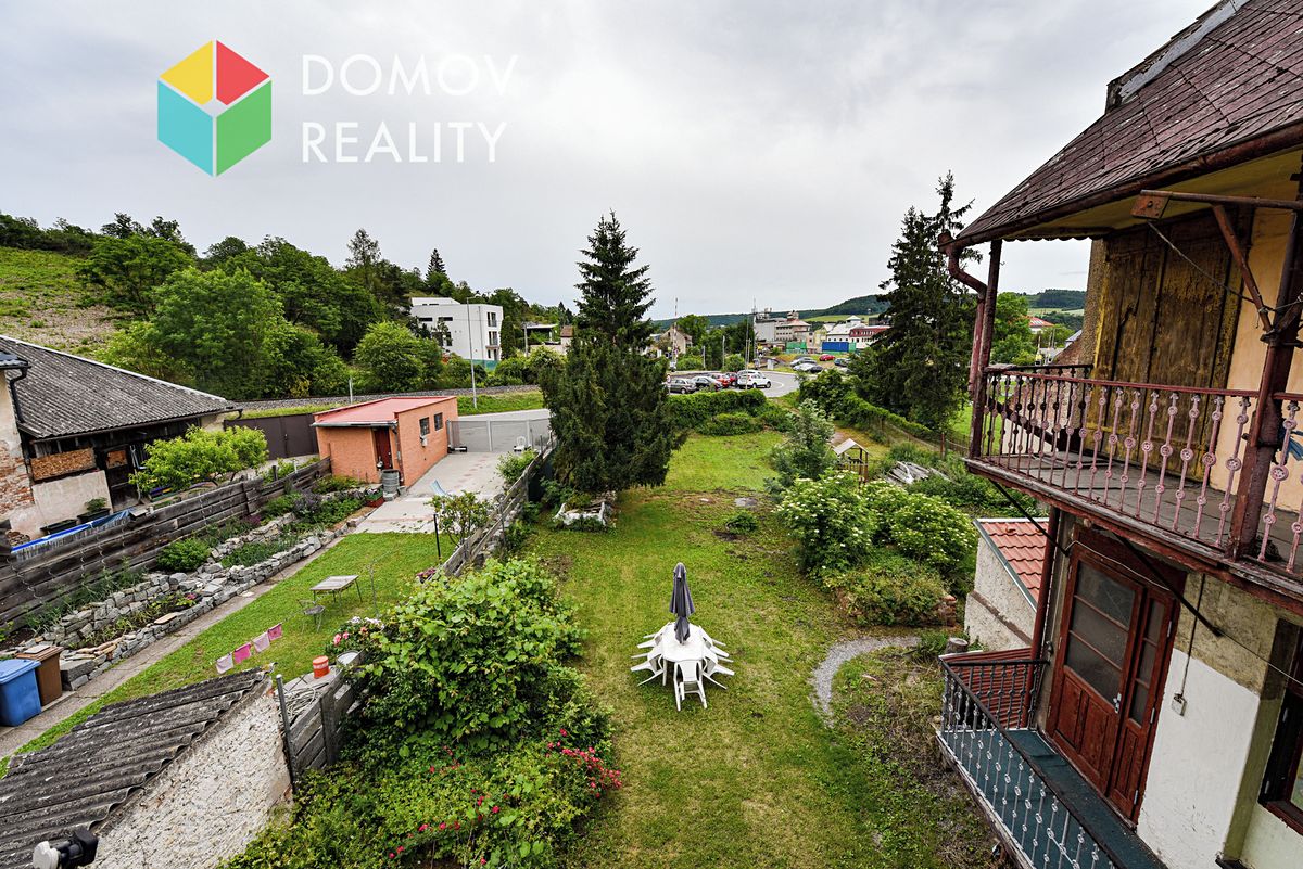 Prodej rodinného domu 199 m², pozemek 860 m² – fotografie 2