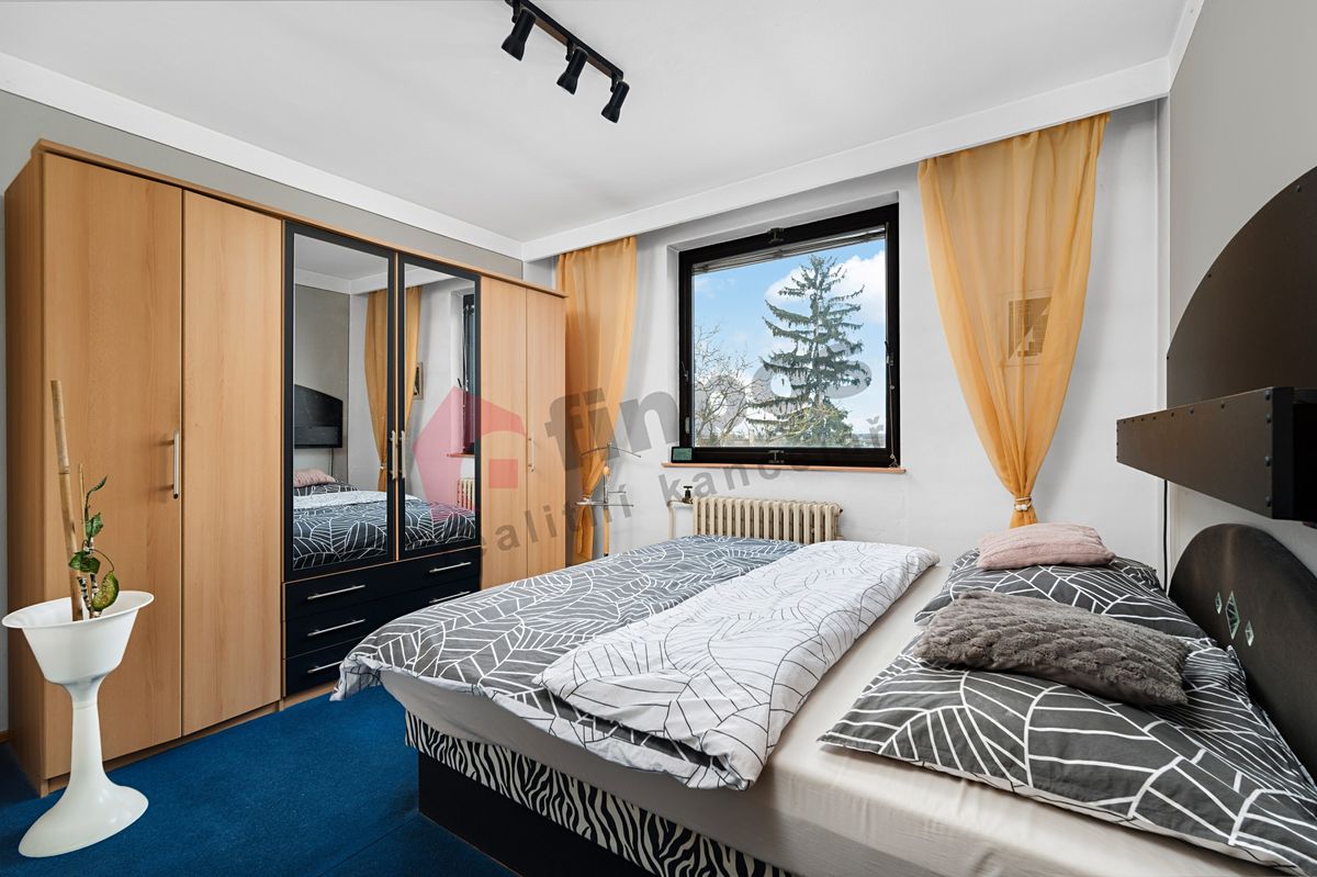 Prodej rodinného domu 335 m², pozemek 542 m² – fotografie 3