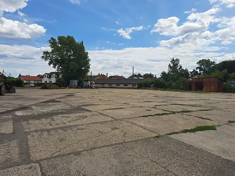 Prodej komerčního pozemku 8484 m², Sadská – náhled fotky 3