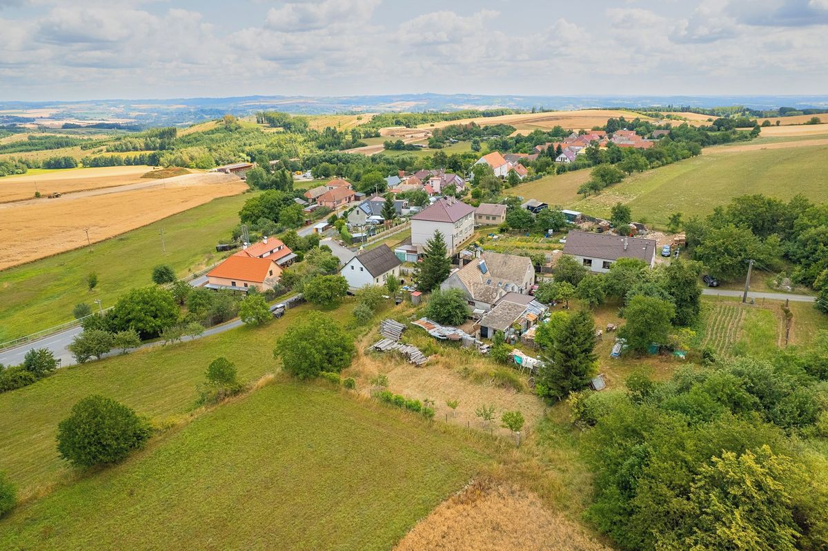 Prodej stavebního pozemku 730 m² – fotografie 3