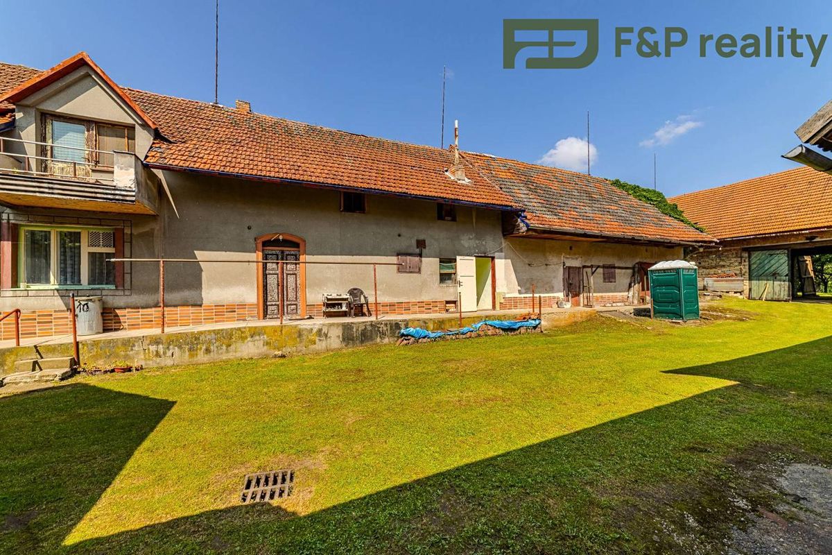 Prodej rodinného domu 300 m², pozemek 795 m² – fotografie 5
