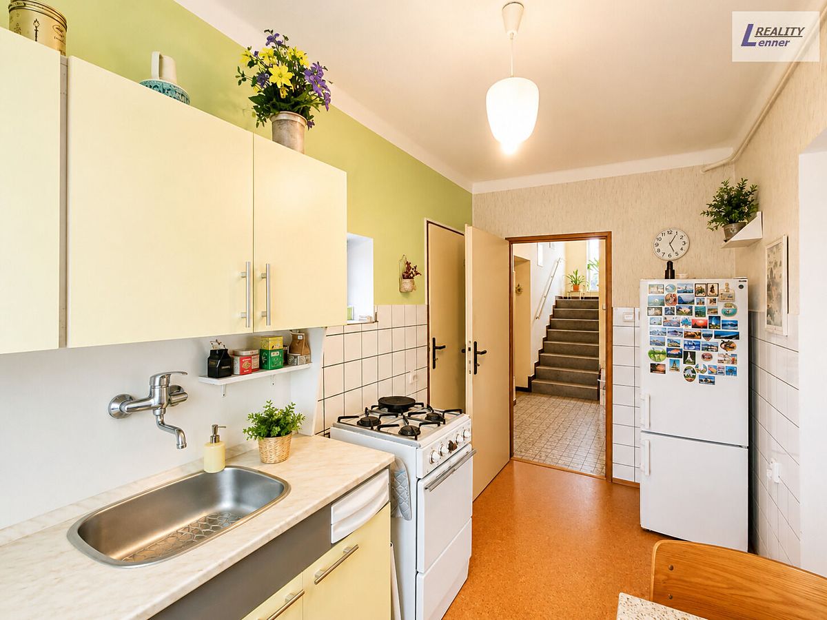 Prodej rodinného domu 130 m², pozemek 950 m² – fotografie 4