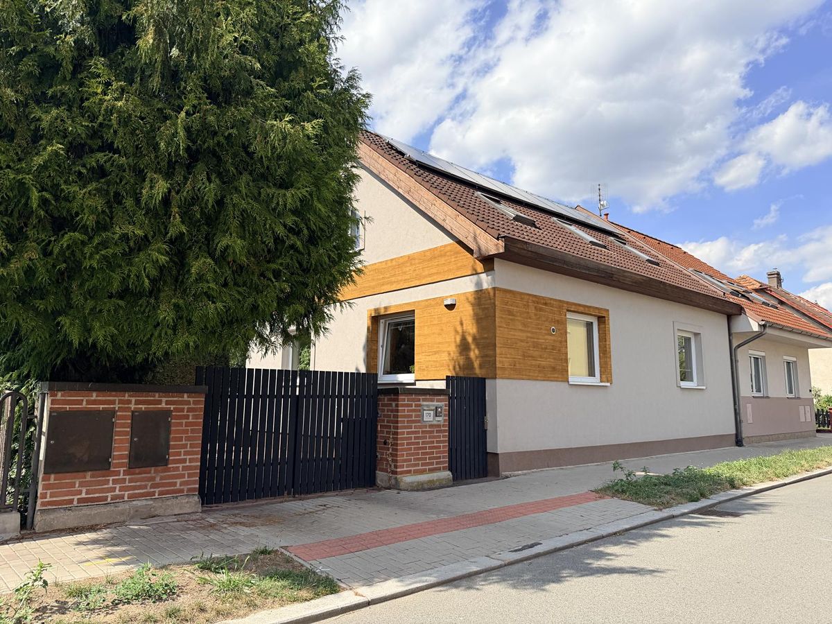Pronájem rodinného domu 178 m², pozemek 589 m²