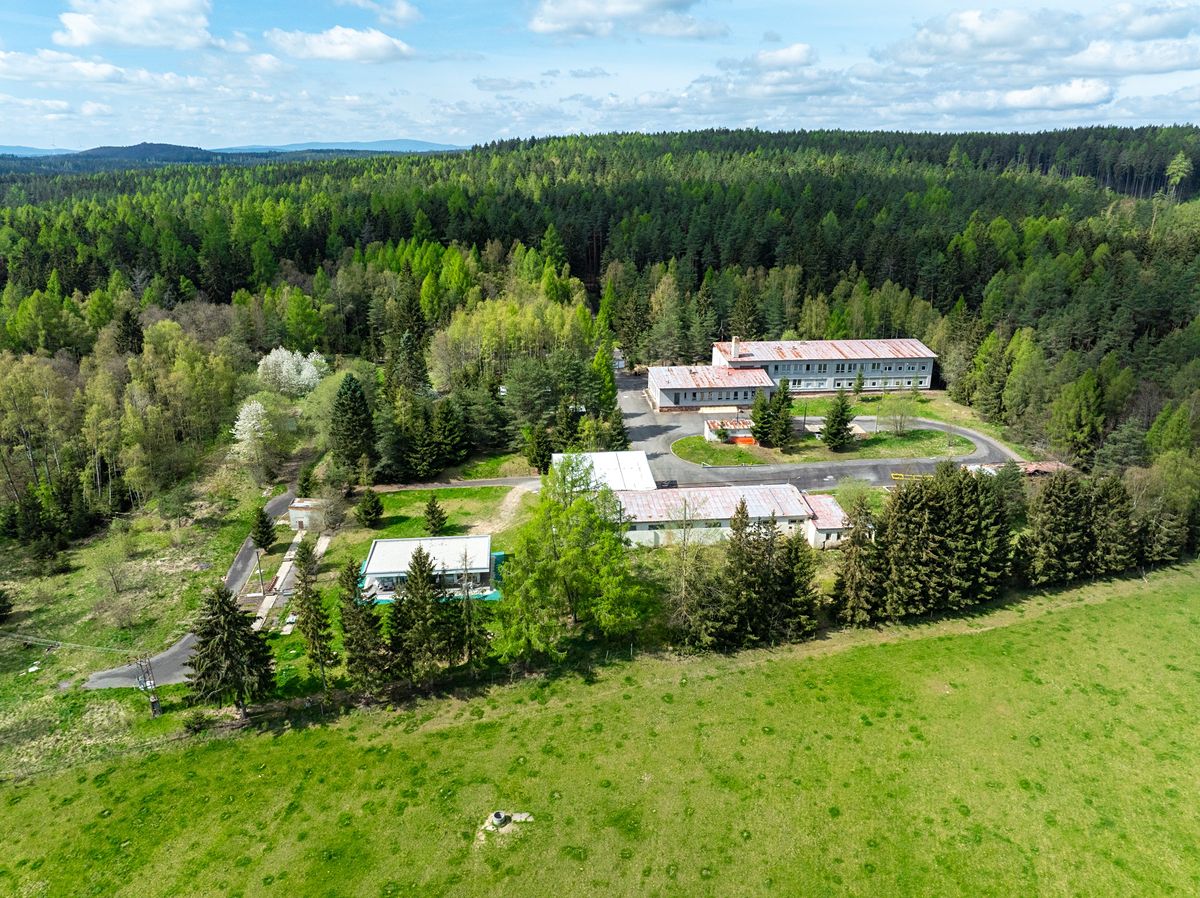 Prodej výrobní haly, prostoru 5000 m², Hazlov – fotka 1 z 3