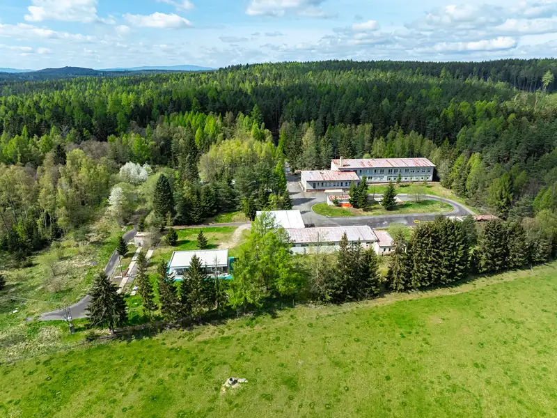 Prodej výrobní haly, prostoru 5000 m², Hazlov – náhled fotky 1