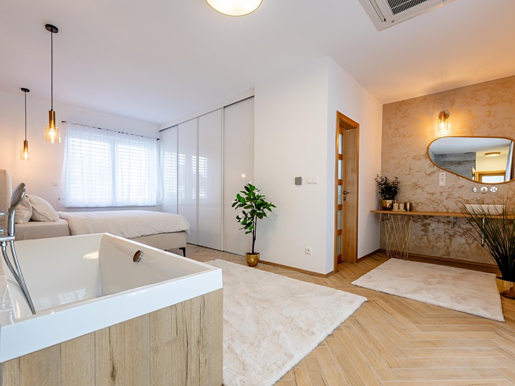 Prodej domu, 194 m² (13 z 32)
