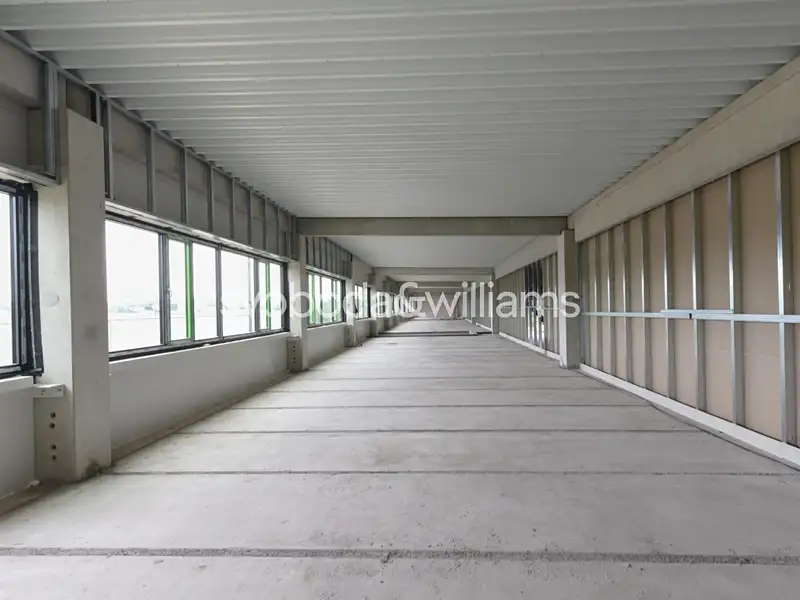 Pronájem skladového prostoru 387 m², Znojmo – náhled fotky 3